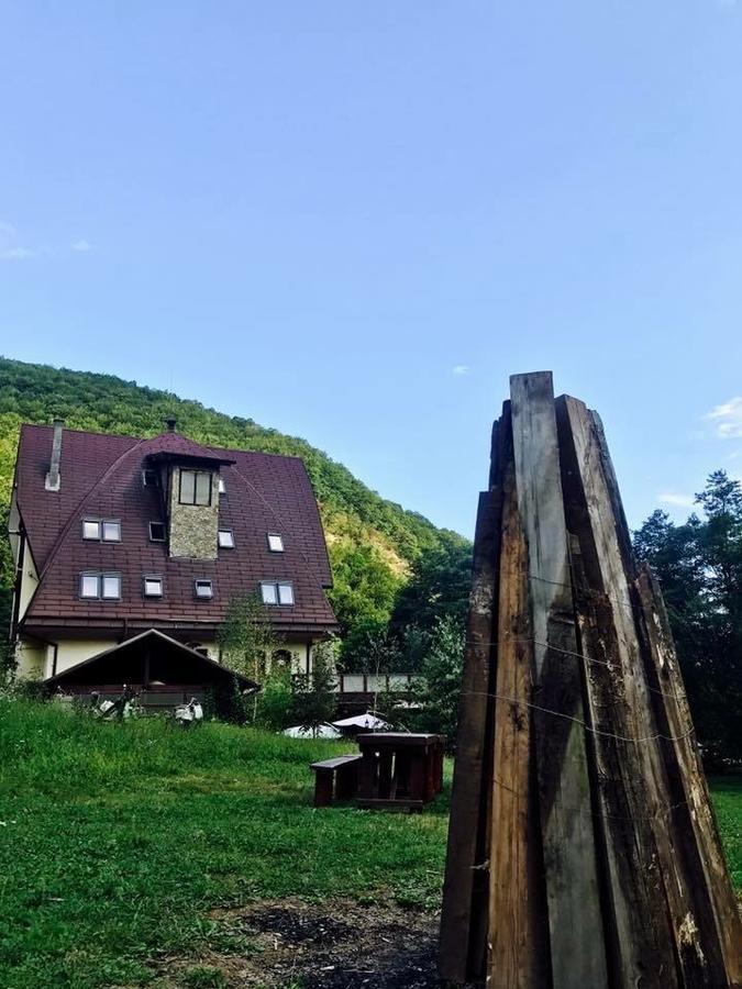Pension Casa Vanatorilor Băile Olăneşti Eksteriør billede